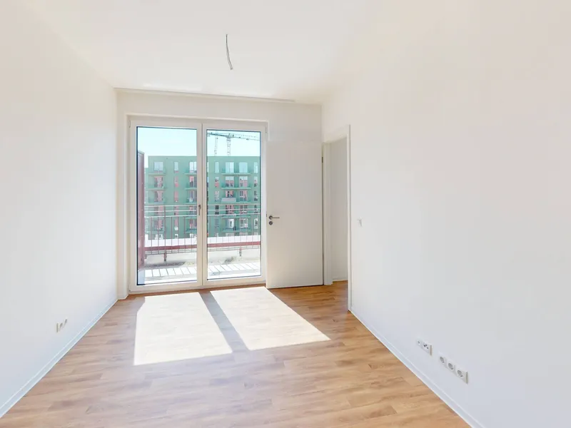 Modernes Wohnen in Berlin: Großzügige 2-Zimmer-Wohnung mit EBK und BALKON in Ferdinand's Garden — photo 1